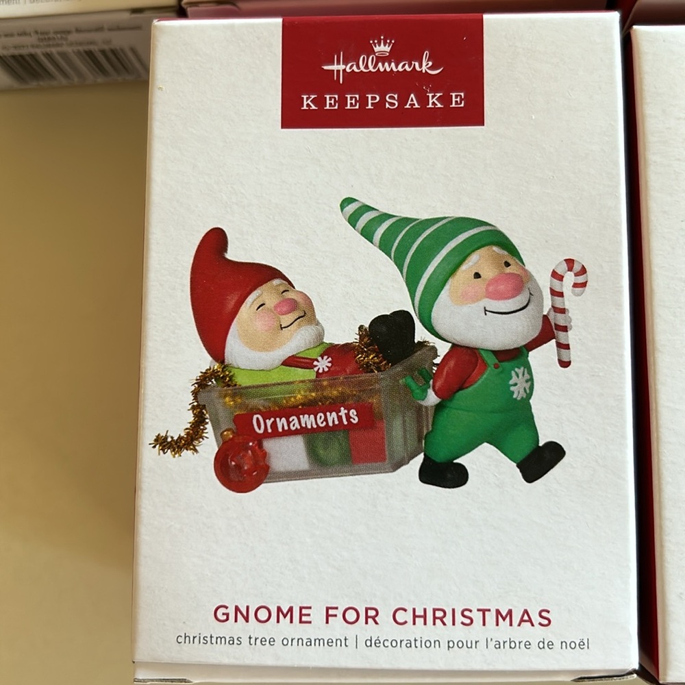 Lot of nine hallmark keepsake Christmas tree ornaments 2022 - Picture 7 of 10